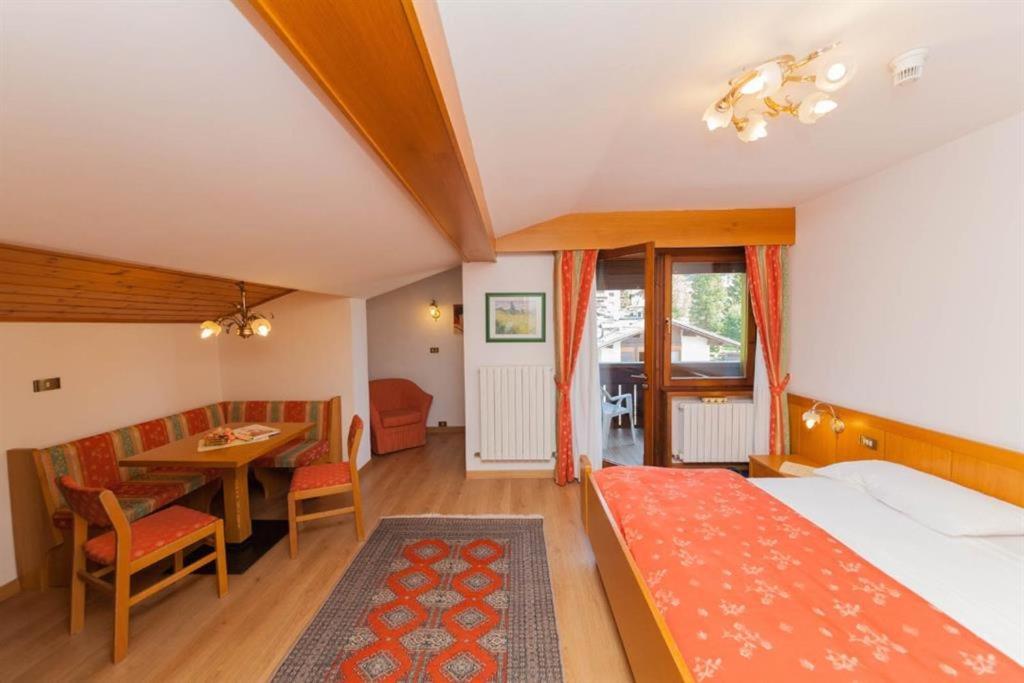 Hotel Panorama Сан-Мартино-ди-Кастроцца Экстерьер фото
